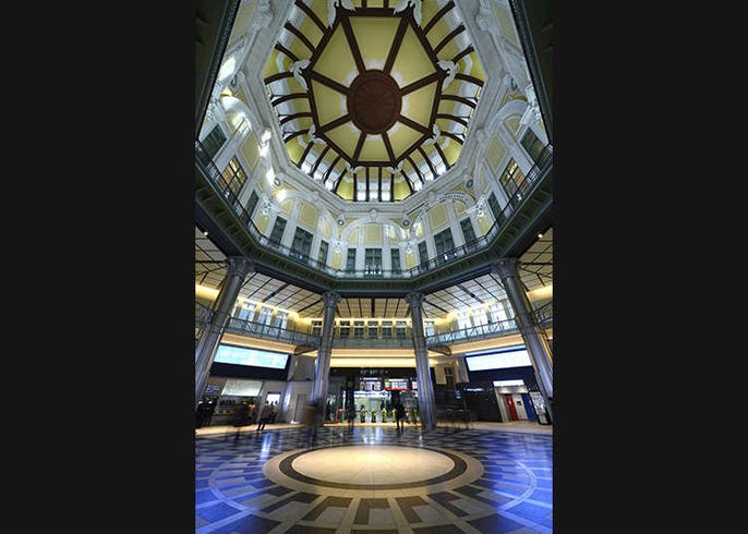 東京駅のアートがすごい 天井やモニュメント 壁など建築美に感動 Live Japan 日本の旅行 観光 体験ガイド