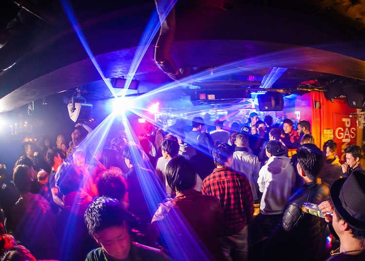 Experience the Exciting Nightlife of Roppongi!