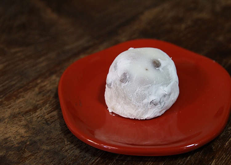 昔ながらのほっこり和スイーツを食べる