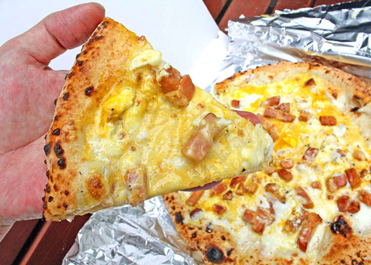 Pizza Asli yang Dibuat dengan Tungku Batu yang Diimpor Langsung dari Italia