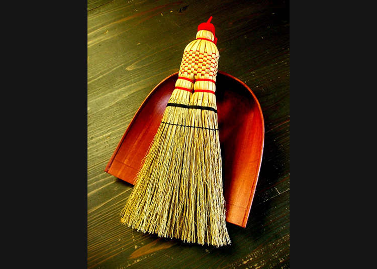 Shirokiya Dembee: Selling traditional brooms that fit modern lifestyle