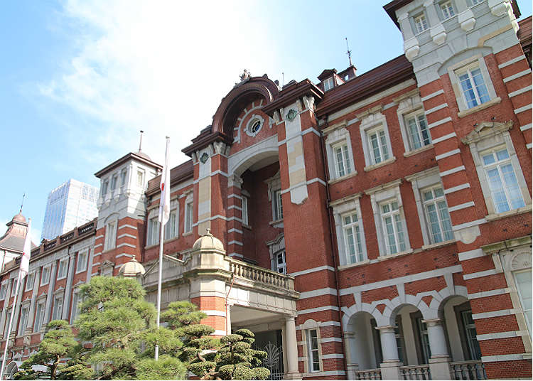 1:00 p.m. Around Tokyo station