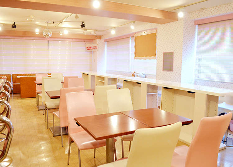 2. Visit Akihabara's classic maid cafes, where you can enjoy Moe culture