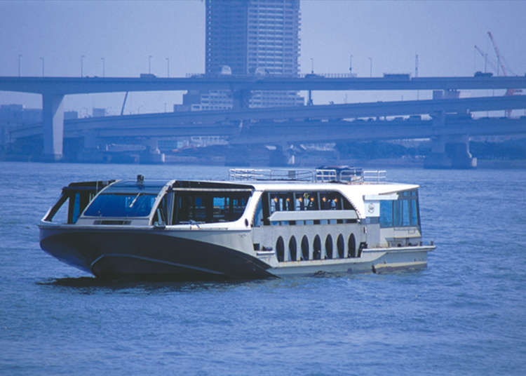 Menikmati pemandangan Odaiba dengan menaiki "Sea Bus"
