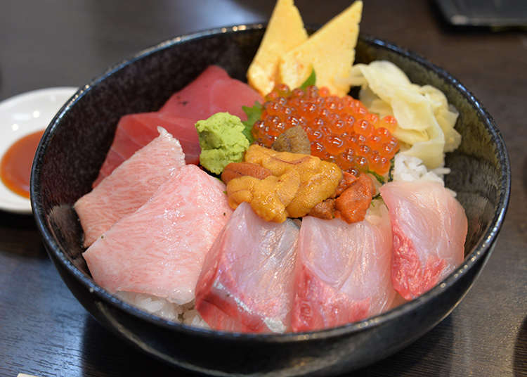 일본식 회덮밥을 음미하다