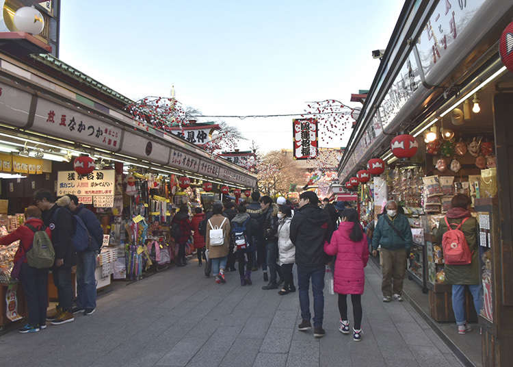 Shopping in Nakamise Street