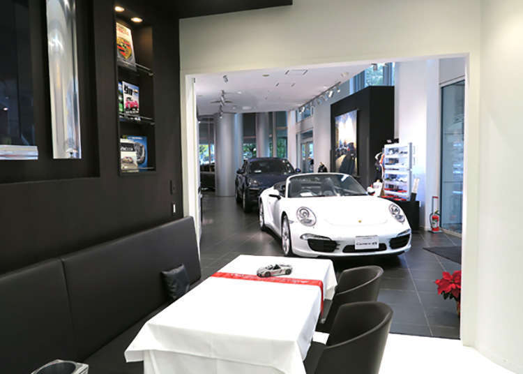 A World First! A Cafe Where You Can Enjoy Tea Time Next to a Porsche Luxury  Car | LIVE JAPAN travel guide
