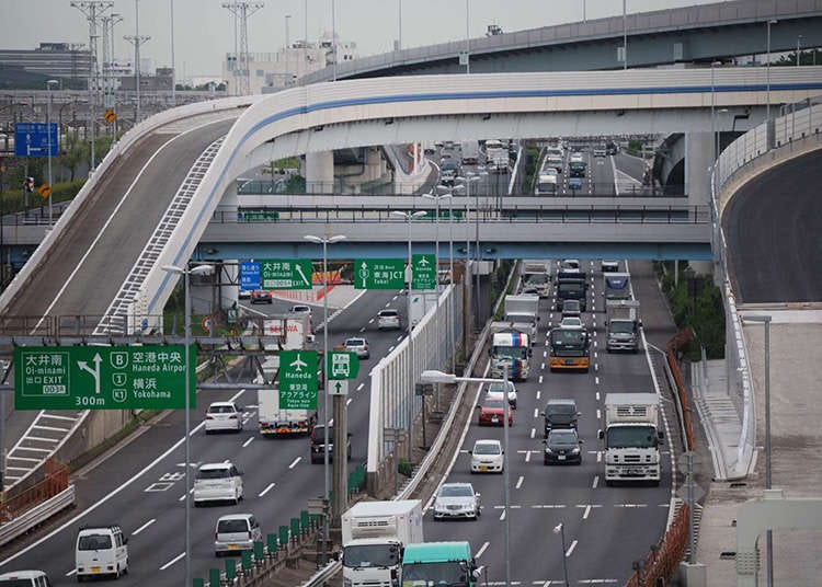 高速道路の運転と標識