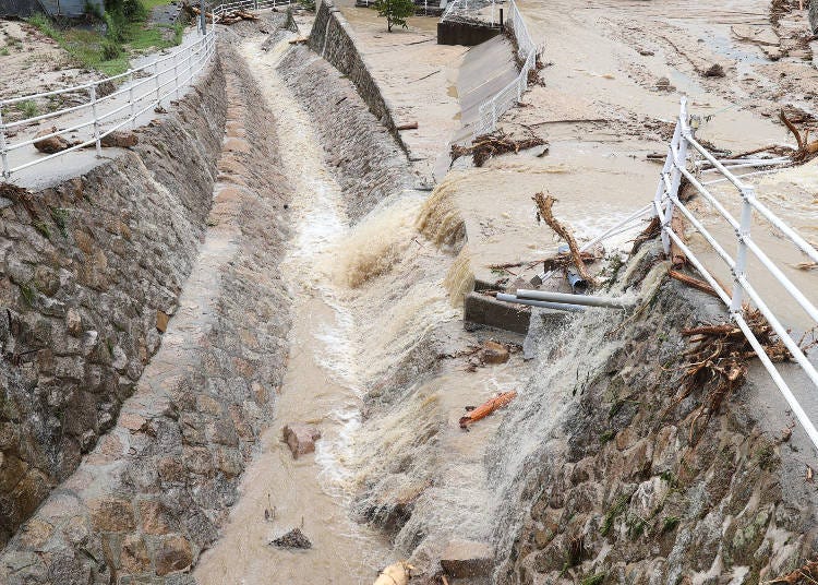 Torrential rain damage (Image: PIXTA)