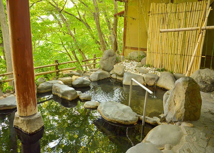 Perbezaan antara onsen (kolam air panas) dan sento (kolam mandi awam)