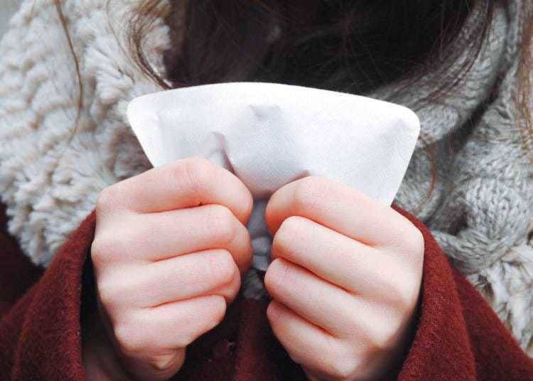 Alat penghangat tangan adalah aksesori penting di Jepun. (Foto: Shutterstock)