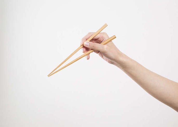 How to Hold Chopsticks: 5 Steps to Use Chopsticks Properly! (Pics/Video) |  LIVE JAPAN travel guide