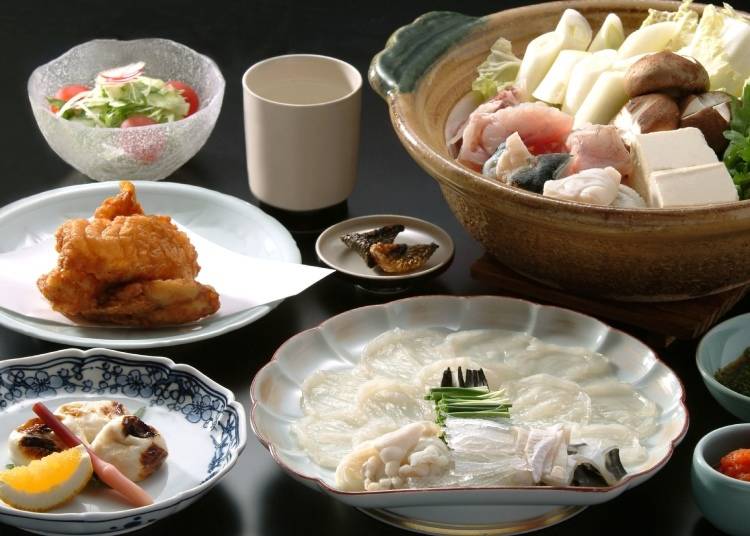 Fugu restaurant course meal (Image: PIXTA)