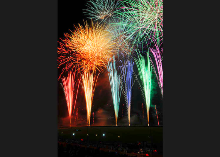 Katsushika Noryo Fireworks Festival (Late July)