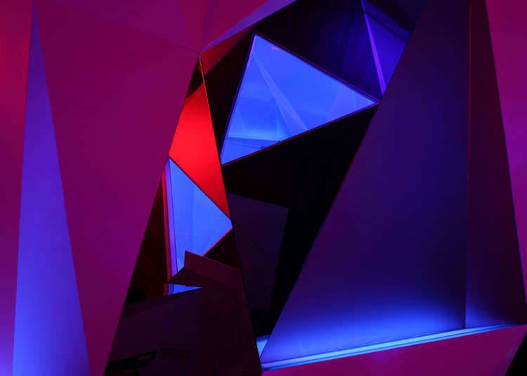Enjoy art works in museums