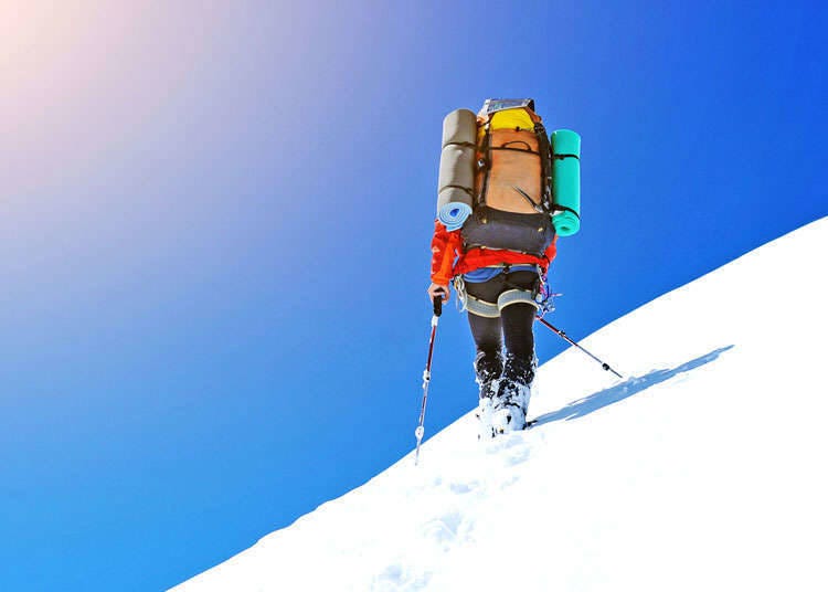 Trekking jalan salji (snowshoe trekking) dan ski backcountry (backcountry)