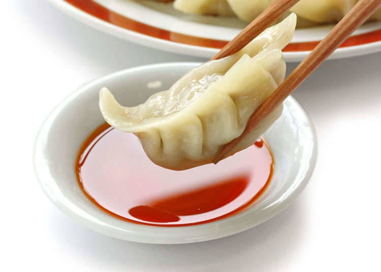 How to eat gyoza