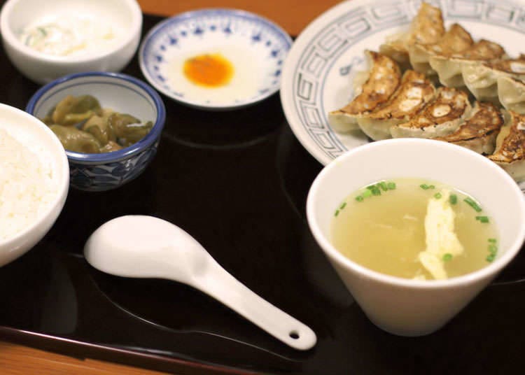 Things that you eat with gyoza