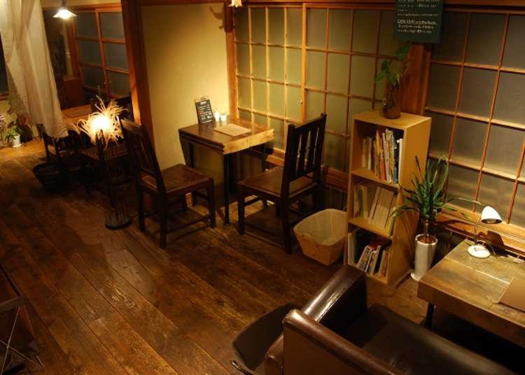 Cafe in a renovated traditional Japanese-style house located in a back alley near Atami Station