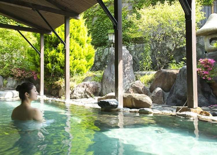 Pemberhentian air panas untuk turis yang berkunjung sehari