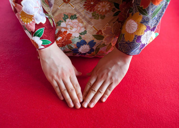 How Japanese bow - and how to bow in Japan