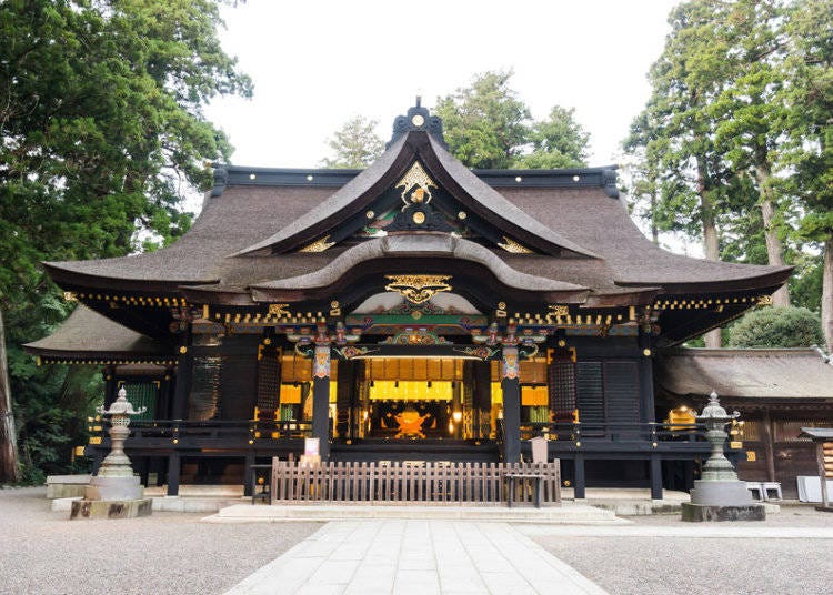 Where to Pray: A Shinto Shrine or Buddhist Temple?