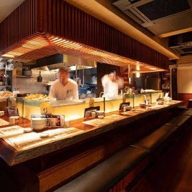 Tokyo Shibuya Local Hidden Bar/Izakaya and Karaoke Tour
Details & Bookings ▶
(Image/Activity Provider: Klook)