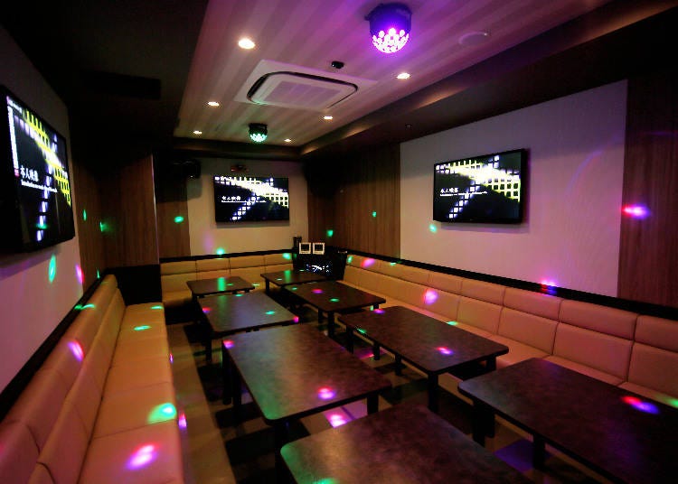 Enhance Your Karaoke Experience with a Guitar Performance!