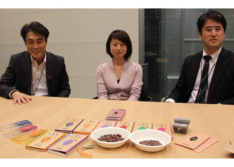 From the left: Utsunomiya-san and Yamashita-san of the Confectionary Goods Development Department, and Masahiro Sato of the Sweets Marketing Department.