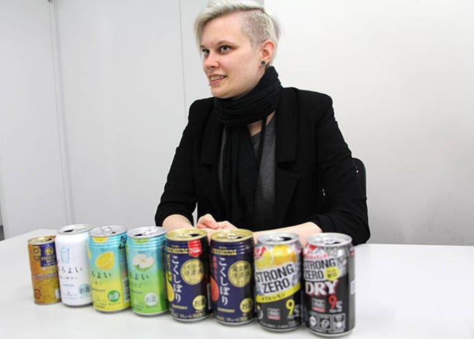 No 1はどれだ サントリーの人気缶チューハイを外国人5人が飲み比べ Live Japan 日本の旅行 観光 体験ガイド