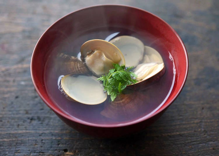 Clam soup that calls to mind early spring