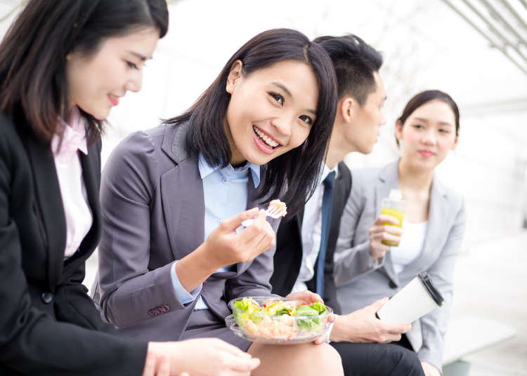 【真实的日本】日本OL的午餐情况，实际上大多数人都独自一人就餐。