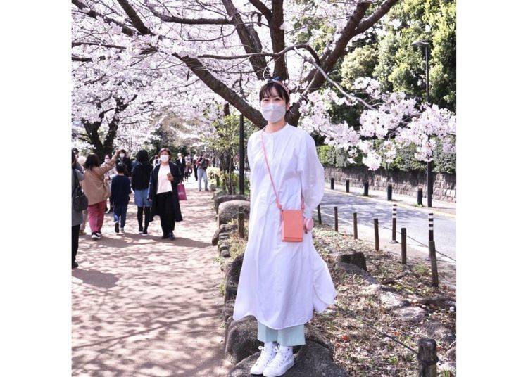 白＋粉色系搭配看起來超有春天的感覺｜照片取自《明太子小姐生活旅遊日記》Facebook