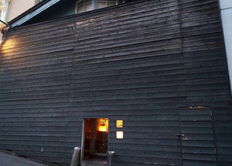 This Hole in The Wall Looks Like Nothing - But is Actually a Secret Door to an Incredible Japanese Pub