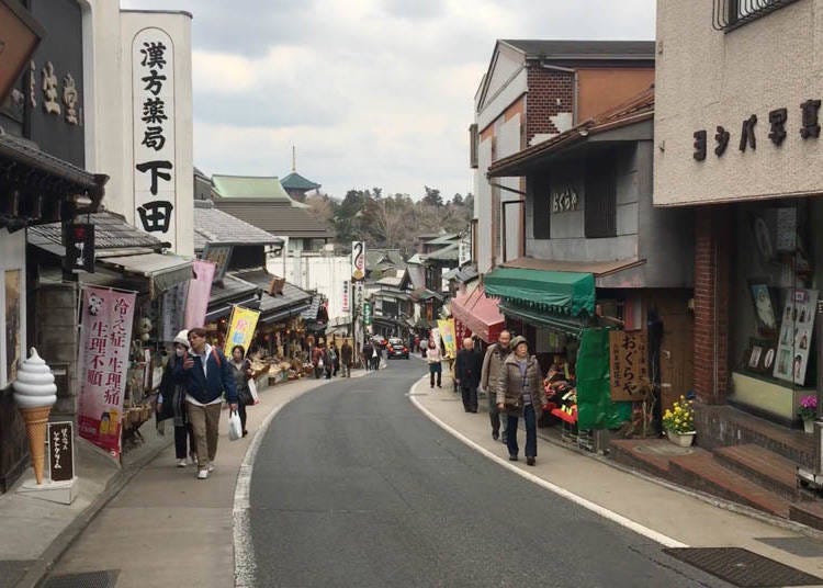 参道沿いのお店について