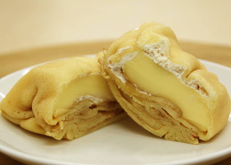 Square Crepe with Baked Pudding (168 yen, tax included)
