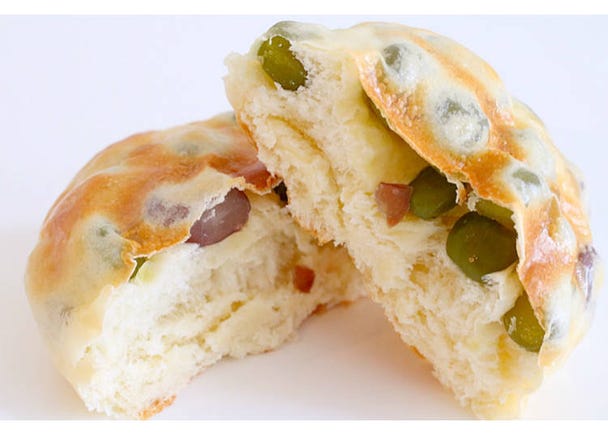 面包】(含税160日元)拥有栗子的甜味和香气,馅的口感就像勃朗峰蛋糕的