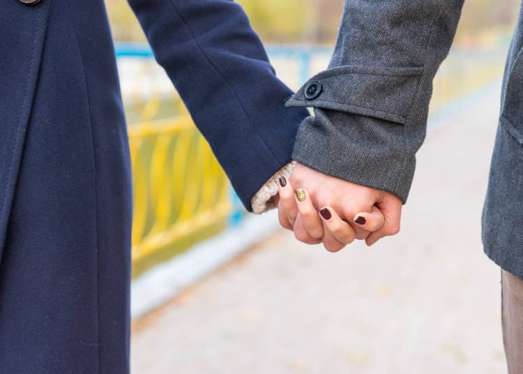 6. Japanese Women Usually Don’t Link Arms or Hold Hands with Friends