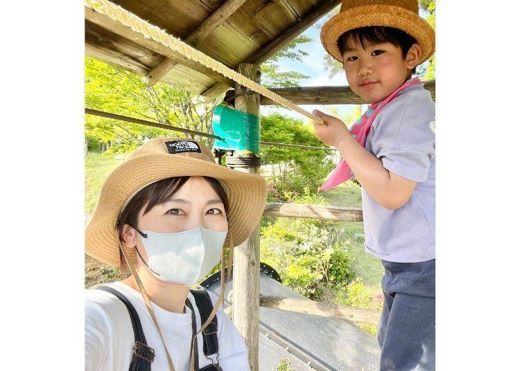 When visiting Japan during the summer, remember to bring spare clothes for children. / Photo courtesy of "Ms. Mentaiko's Life and Travel Diary" Facebook & Instagram Page