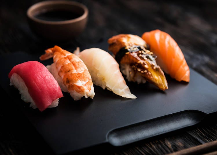 As for high-end shops, “Sushi” restaurants are popular for being reasonably priced and entertaining