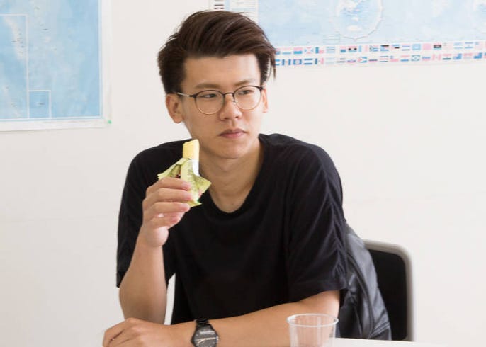 駄菓子の王様 うまい棒 を外国人が食べ比べ 外国人が選ぶ人気no 1は Live Japan 日本の旅行 観光 体験ガイド