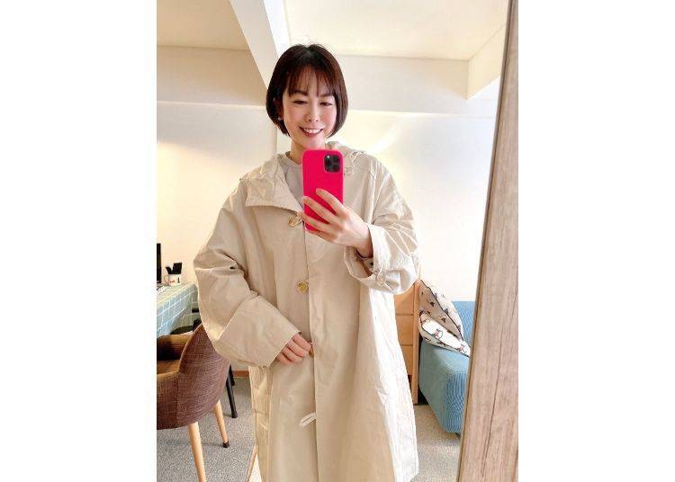 Stylish and functional with a wind-resistant hooded jacket (Photo from "Ms. Mentaiko's Life and Travel Diary" Facebook page)