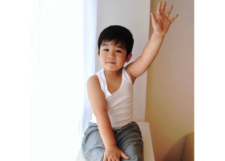 Kids have a higher body temperature and may sweat more, so don't forget to prepare a few extra sets of innerwear for them (Photo from "Ms. Mentaiko's Life and Travel Diary" Facebook page)