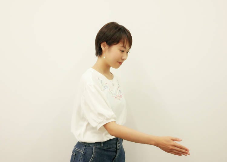 A Chopping Motion That Means &ldquo;Excuse Me&rdquo;