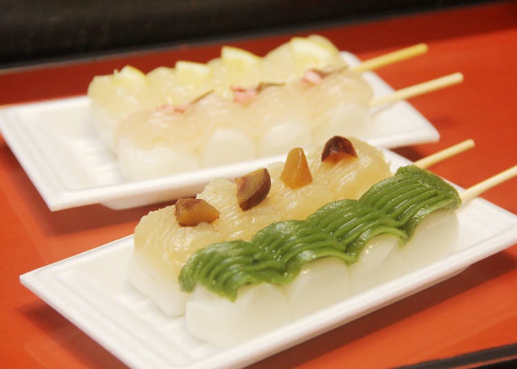 Creative dumplings (from the front) matcha paste, chestnut paste, cherry paste, and honey lemon paste. 180 yen each.