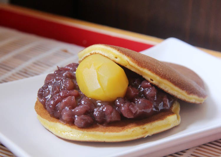 Dorayaki filled with candied chestnuts: 1 piece for 280 yen