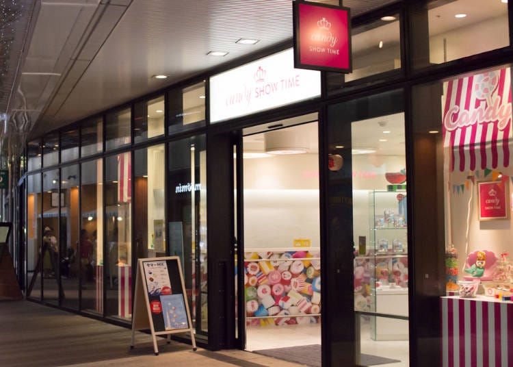 店内では飴職人のパフォーマンスもお楽しみ！／「CANDY SHOW TIME」の「TOKYO SKYTREE TOWN (R) MIX」