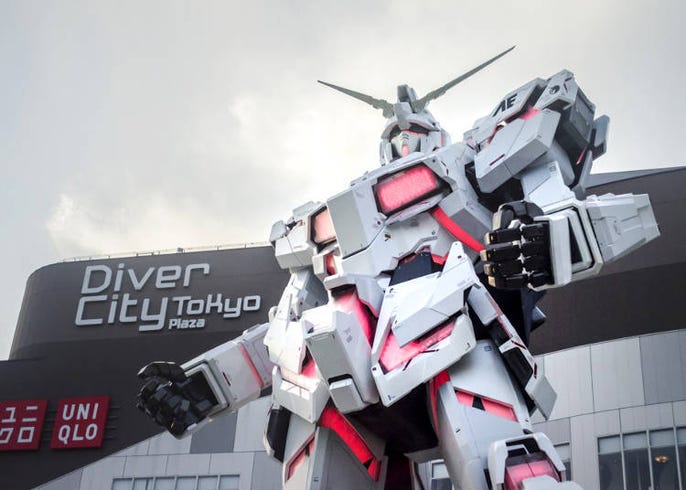 お台場にガンダムが帰ってきた 変身して光を放つ実物大ユニコーンガンダムは初代と何が違うのか Live Japan 日本の旅行 観光 体験ガイド