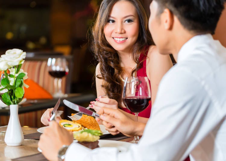 1: Splitting the bill on the date is totally OK, which is amazing!