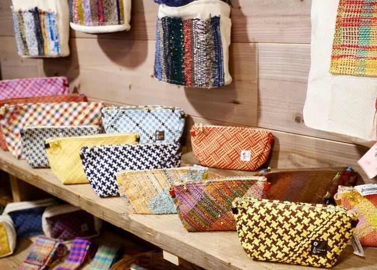 Handmade cosmetic pouches, 1,900 yen for medium and 3,500 yen for large (the designs are all unique and thus, prices may be different for some pouches)